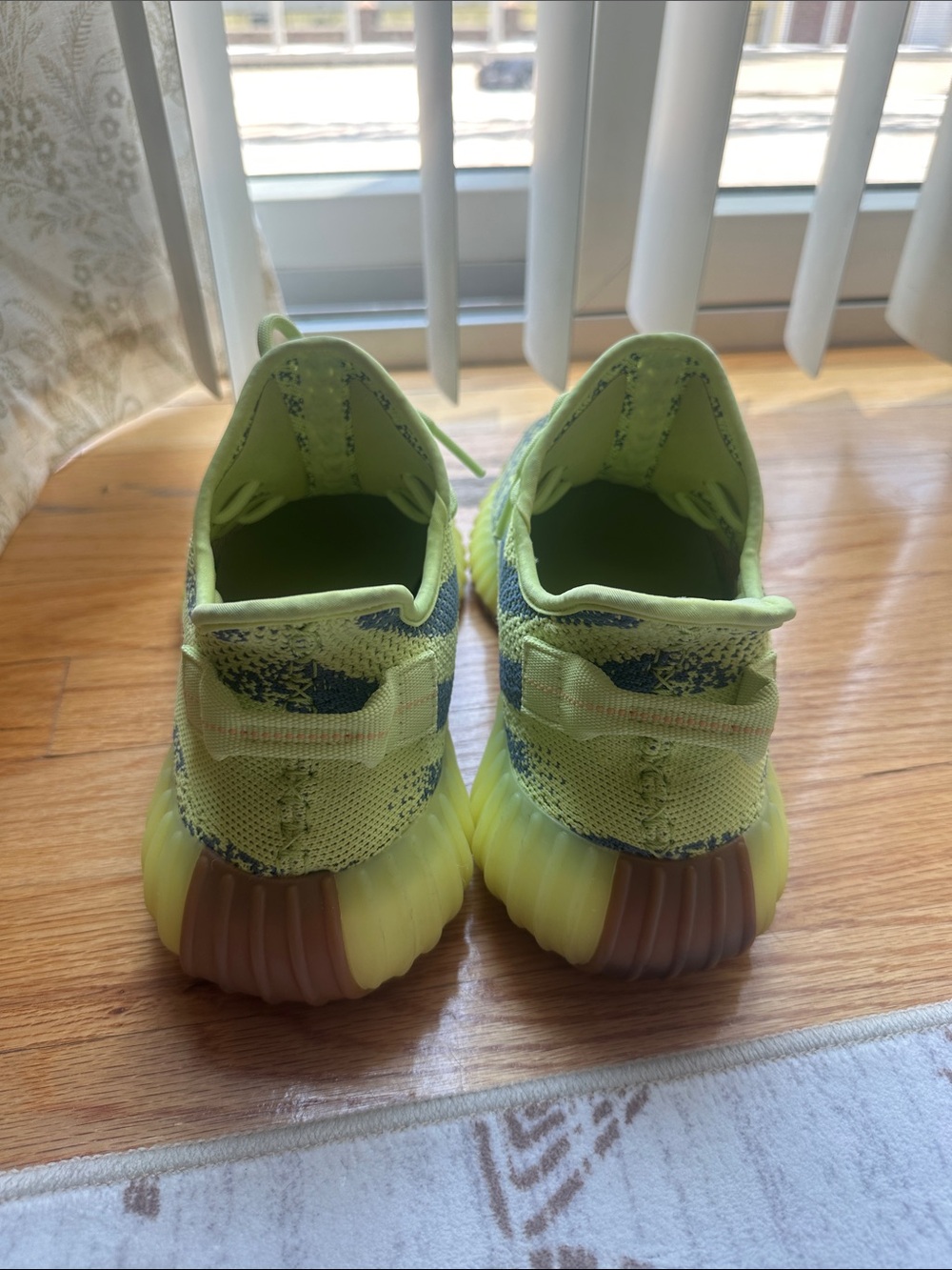 Yeezy 350 Frozen Yellow - Picture 3 of 5